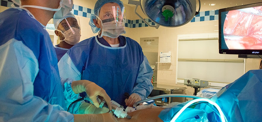​  Founding Department Chairman Dr. James D. Luketich performs a minimally invasive esophagectomy, an operation for which he is recognized globally as a true pioneer in the field.  ​